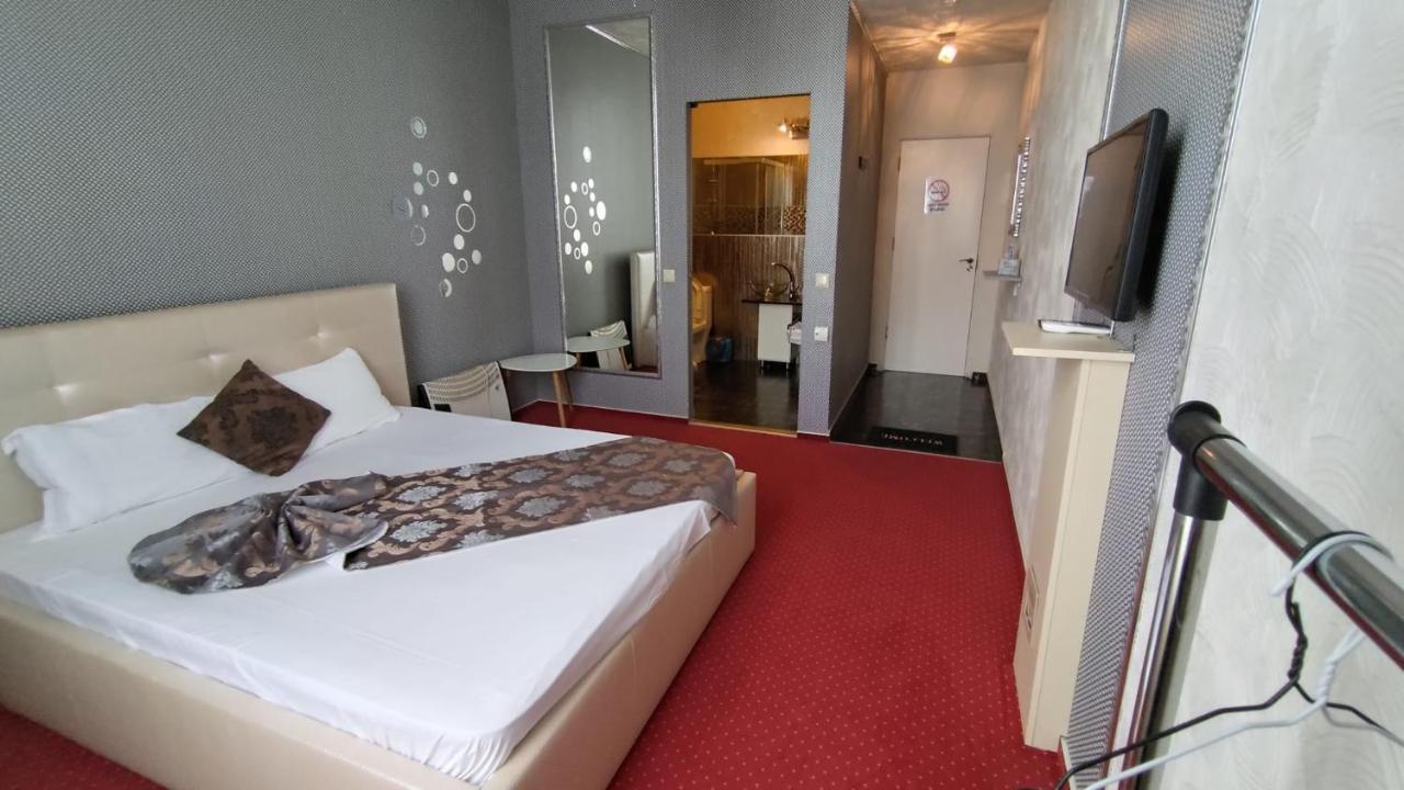 Militari Residence Hotel Chiajna Extérieur photo